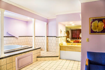 Econo Lodge Норуолк Экстерьер фото